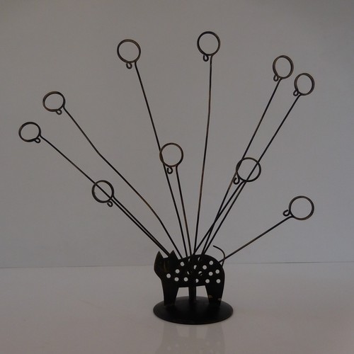 Sculpture sur metal fait - sur,