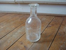 carafe en verre suze en relief