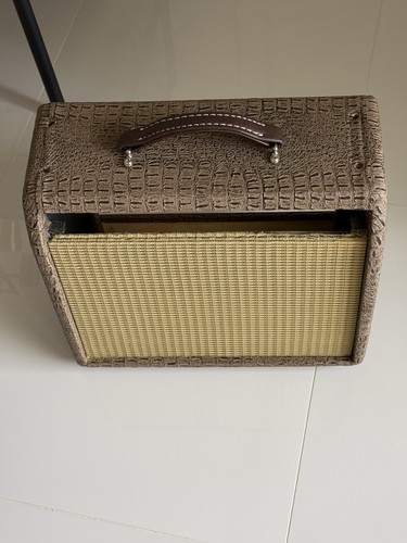 Vibro champ amp combo cabinet - amp,