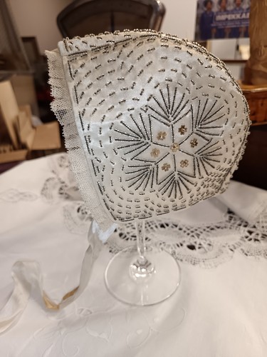 Adorable ancien petit bonnet - ancien,