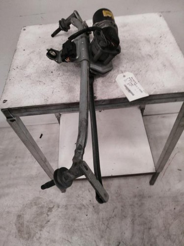 Moteur essuie glace avant
