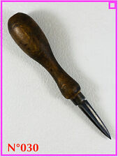 N°030 Ancien OUTIL GRATTOIR Couteau Triangulaire . CORDONNIER Bourrelier Sellier