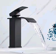 ‌Robinet Lavabo Cascade Noir
