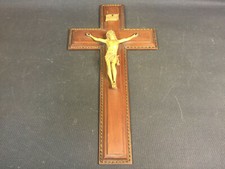 Ancien crucifix en bois et