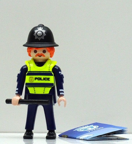 Bobby police england figurines - bobby,