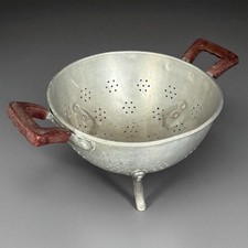 Passoire vintage en aluminium