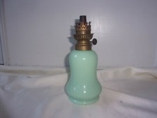 Pied de lampe à pétrole en opaline verte