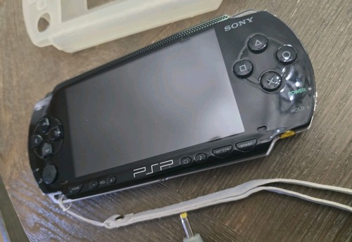 Sony psp 1001 black handheld - psp-1001,