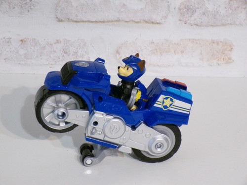 Moto pups chase paw - -,