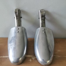 paire d’embauchoirs alu réglables.ABOVE Numéro 6 / Réf A41