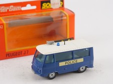 Solido 1/43  Peugeot J7 Police