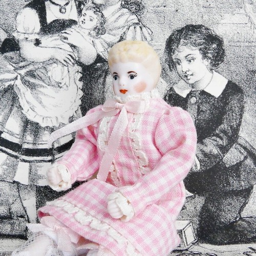 Ancienne petite poupée - ancienne,