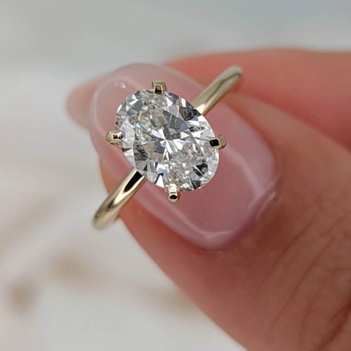 Bague diamant taille ovale