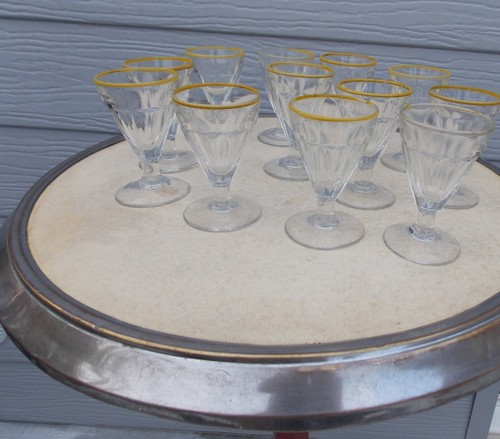 Anciens verres sur pieds - 12,