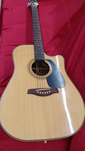 Guitare acoustique électrique