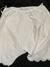 Ancienne Culotte brodée.