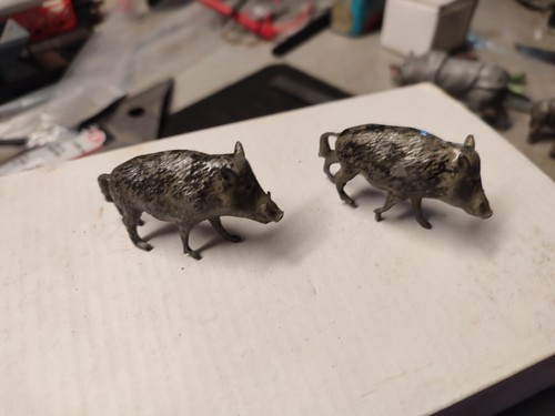 Deux sangliers plomb creux - ,,