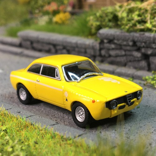 Alfa romeo giulia gta 1300 - alfa,