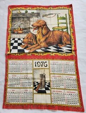 Torchon Calendrier 1976 En Coton Chien Chasse Cheminée  Signé Sonacott  Vintage 