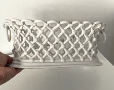 Superbe coupe ajourée faience de Malicorne blanc.