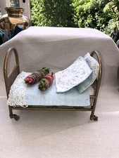 Lit De Maison De Poupée Ancienne Métallique Sur Roulettes, Vers 1890. Märklin???