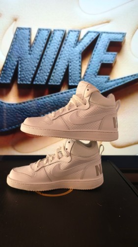 Nike court borough - court,
