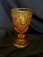 Verre Portieux, modèle "Arabesque", moulé, jaune, épais, 1840