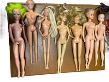ANCIEN LOT DE 7 POUPÉE BARBIE