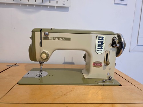 Machine coudre bernina - à,