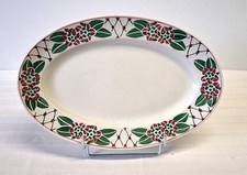 Très joli plat ovale ancien de chez Sarreguemines modèle "Turbigo"