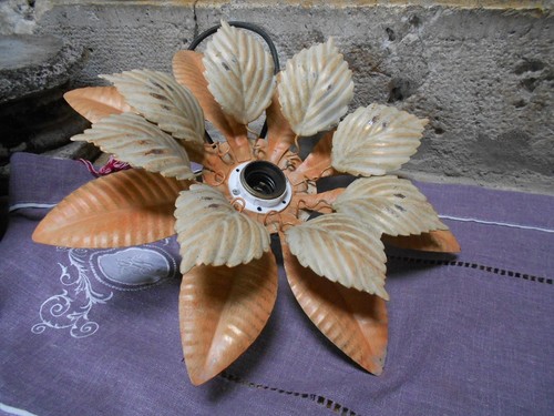 Lustre forme fleur relief - lustre,