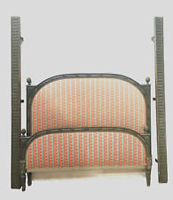 lit de style Louis XVI  en hêtre patine à l'antique . XX siècle .