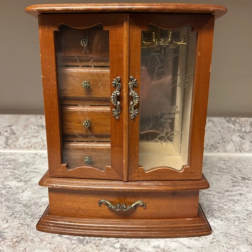 Vintage wooden jewelry box - vintage,