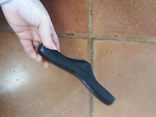 Pied en plastique noir à