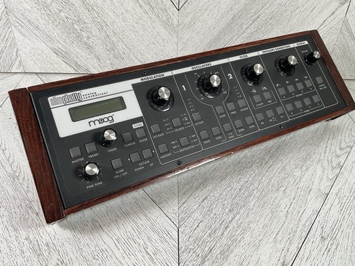Moog slim phatty analog - moog,