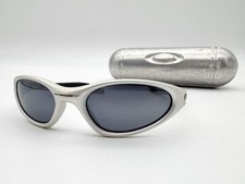 Boîtier en aluminium argenté OAKLEY MINUTE 1.0 inclus accessoires de mode e655