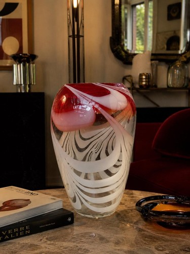 Grand vase attribué - , à