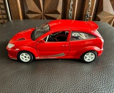 jouet voiture ford focus coupé rouge vintage collection burago 1/18