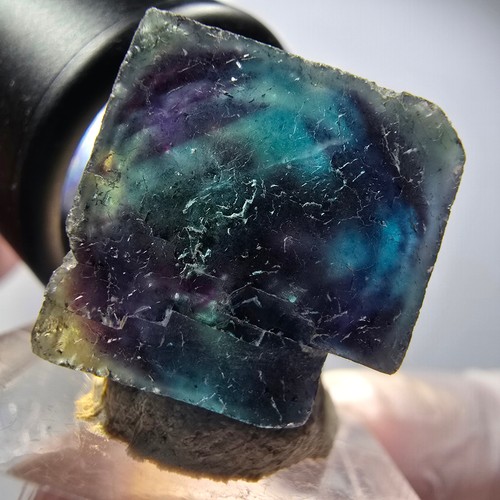 Spécimen cube fluorite - de,