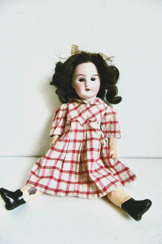 Petite poupée ancienne - petite,