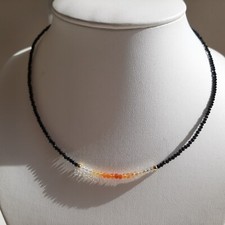 collier fin pierre précieuse