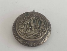 ANCIENNE JOLIE PETITE BOITE POUDRIER FACE A MAIN SOUVENIR NOTRE DAME DE LOURDES