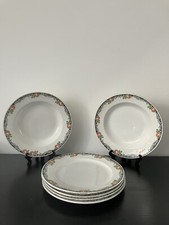 Lot de 4 assiettes plates et 2