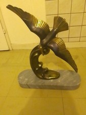 Sculpture en Bronze  mouette sur une vague posée sur marbre 