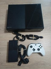 Console Xbox One 1To + Manette Microsoft + cables