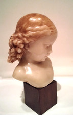 Buste en cire d' enfant