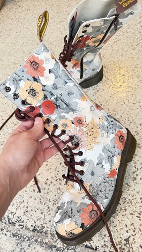 Martens rare find floral - find,