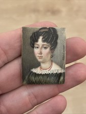 Très Belle Miniature Femme Peinture Signée PELLETIER MANS Diadème Bijoux Corail