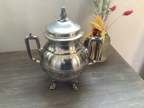 Ancien grand sucrier - , tripode