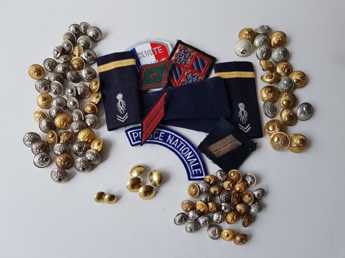 Lot 103 boutons - de, militaires